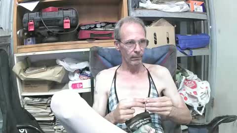 04oldskool online show from December 2024 11:41:02 PM