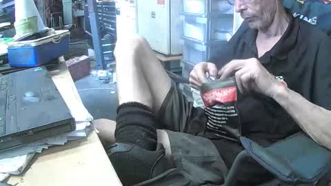 04oldskool online show from October 2025 02:33:01 AM