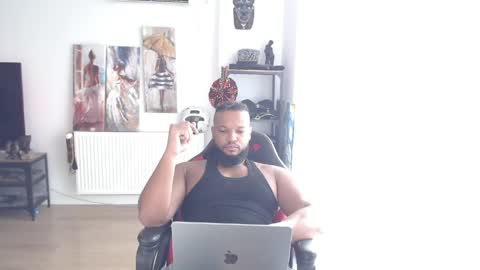 Snapshot of 0_kingsley chatting on May 2026 02:25:01 PM Kingsley online show from May 2026 02:25:01 PM