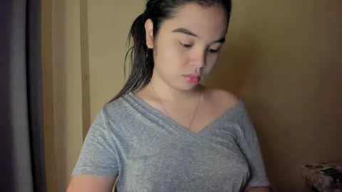 Snapshot of 0wwlo0k chatting on May 2026 07:35:02 AM 0wwlo0k online show from May 2026 07:35:02 AM