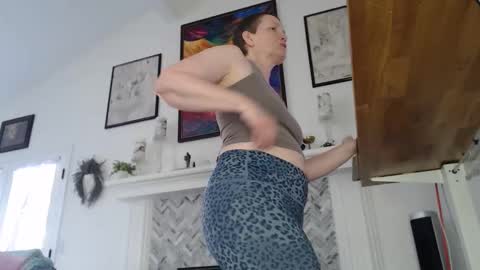 Aurora Willows online show from December 2025 07:53:02 PM