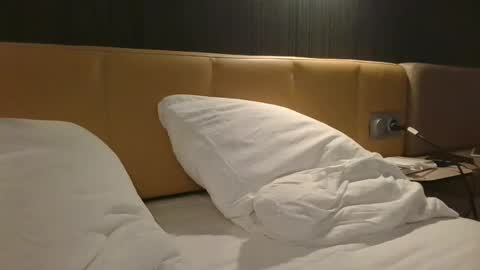 Snapshot of 123h0rny chatting on January 2025 06:43:02 AM 123h0rny online show from January 2025 06:43:02 AM