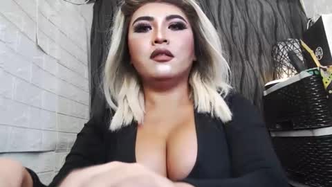 sexy kia online show from October 2025 01:27:01 AM