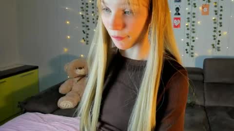 Snapshot of 18kira18 chatting on March 2026 06:13:02 PM Kira online show from March 2026 06:13:02 PM