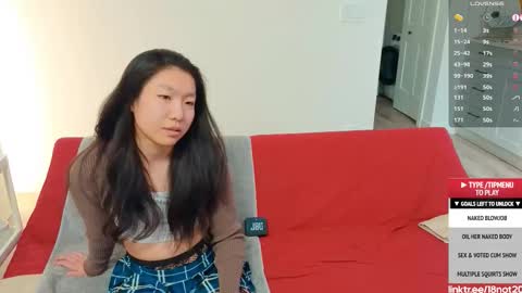 Snapshot of 18not20 chatting on October 2025 12:11:02 AM Tong Ralph online show from October 2025 12:11:02 AM