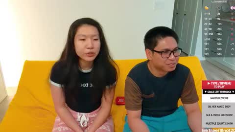 Snapshot of 18not20 chatting on December 2025 01:21:02 AM Tong Ralph online show from December 2025 01:21:02 AM