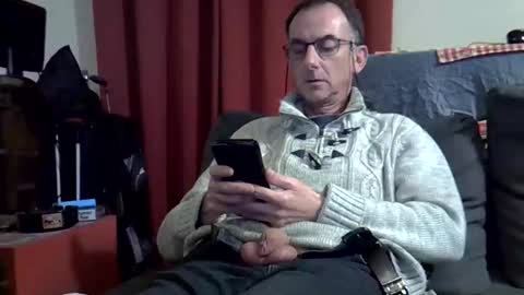 Snapshot of 18remy45 chatting on April 2026 04:45:02 PM 18remy45 online show from April 2026 04:45:02 PM