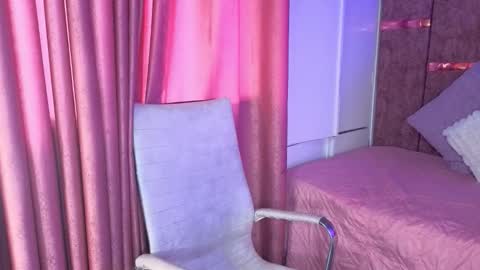 anya online show from November 2025 07:13:02 PM