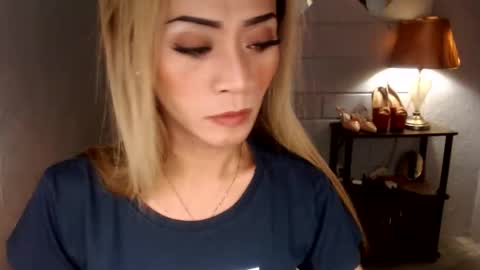 Snapshot of 1bigsurprise4you chatting on March 2026 03:40:01 AM angel online show from March 2026 03:40:01 AM