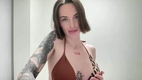 Snapshot of 1dove chatting on March 2026 09:51:01 PM DOVE online show from March 2026 09:51:01 PM