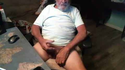 Snapshot of 1handyanddee chatting on April 2026 01:06:02 AM 1handyanddee online show from April 2026 01:06:02 AM