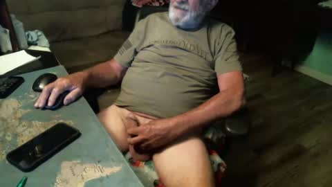 Snapshot of 1handyanddee chatting on April 2026 01:00:02 AM 1handyanddee online show from April 2026 01:00:02 AM