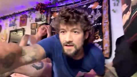 Snapshot of 1hugecumshots69 chatting on October 2025 03:17:01 AM Daddy online show from October 2025 03:17:01 AM