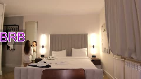 Lily 3 online show from November 2025 08:36:02 PM