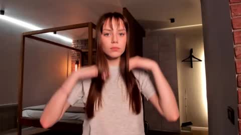 Snapshot of 1i1ypa1mer chatting on February 2026 06:52:01 PM Lily 3 online show from February 2026 06:52:01 PM