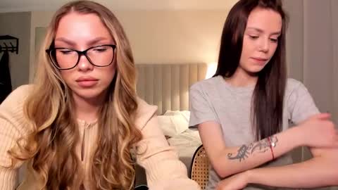 Snapshot of 1i1ypa1mer chatting on March 2026 07:51:01 PM Lily 3 online show from March 2026 07:51:01 PM