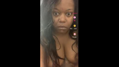 Snapshot of 1lookurhooked chatting on February 2026 09:13:01 PM Lillycakes online show from February 2026 09:13:01 PM