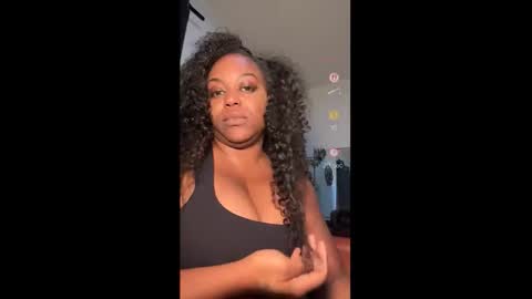 Snapshot of 1lookurhooked chatting on March 2026 01:20:02 AM Lillycakes online show from March 2026 01:20:02 AM