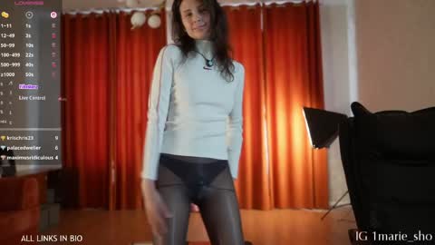 Snapshot of 1mari_01 chatting on May 2026 09:48:01 AM Marie online show from May 2026 09:48:01 AM