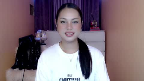 Snapshot of 1miracle_tranny chatting on June 2026 07:35:02 AM 1miracle_tranny online show from June 2026 07:35:02 AM