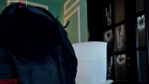 Moona  online show from January 2025 06:21:01 PM