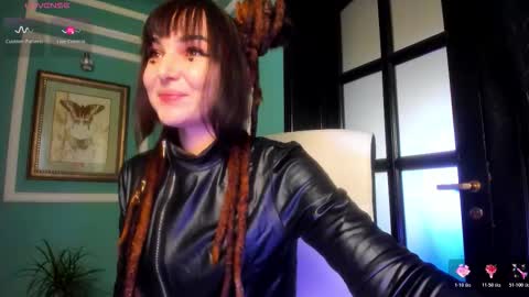 Moona  online show from November 2025 11:20:02 AM