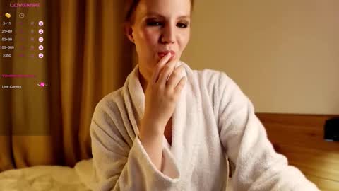 VICTORIA online show from October 2025 12:54:01 AM