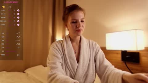 VICTORIA online show from November 2025 01:22:02 AM