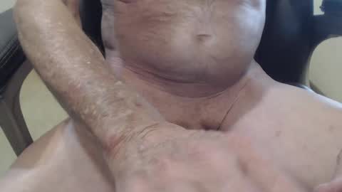 Snapshot of 1whothinks chatting on October 2025 06:05:02 PM Mark online show from October 2025 06:05:02 PM