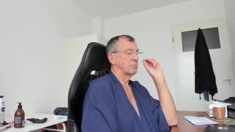 Henk online show from December 2025 12:03:02 PM