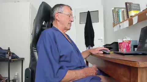 Snapshot of 200gentleman chatting on July 2026 09:56:02 AM Henk online show from July 2026 09:56:02 AM