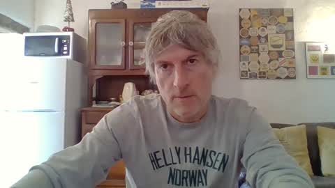 22esserre online show from December 2024 01:00:01 PM