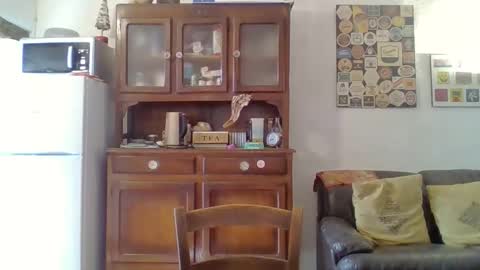 22esserre online show from November 2025 12:06:01 PM