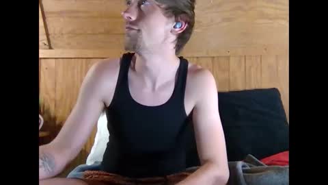 Snapshot of 27tnguy chatting on March 2026 10:13:02 PM 27tnguy online show from March 2026 10:13:02 PM