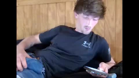 Snapshot of 27tnguy chatting on April 2026 05:29:02 AM 27tnguy online show from April 2026 05:29:02 AM