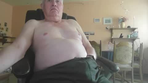Snapshot of 29famila chatting on November 2025 01:02:01 PM 29famila online show from November 2025 01:02:01 PM
