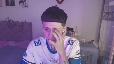 Snapshot of 2cb0y chatting on September 2025 09:03:02 PM BAD online show from September 2025 09:03:02 PM