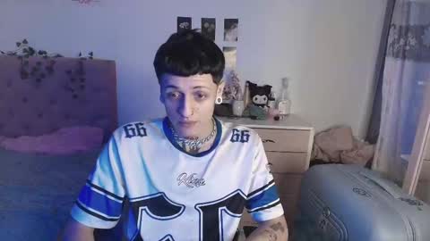 Snapshot of 2cb0y chatting on September 2025 10:32:02 PM BAD online show from September 2025 10:32:02 PM