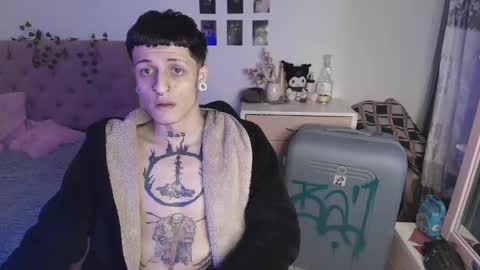 Snapshot of 2cb0y chatting on September 2025 08:32:01 PM BAD online show from September 2025 08:32:01 PM