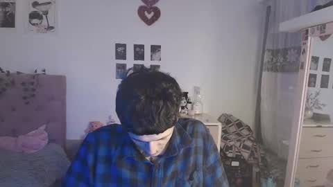 Snapshot of 2cb0y chatting on September 2025 04:35:01 AM BAD online show from September 2025 04:35:01 AM