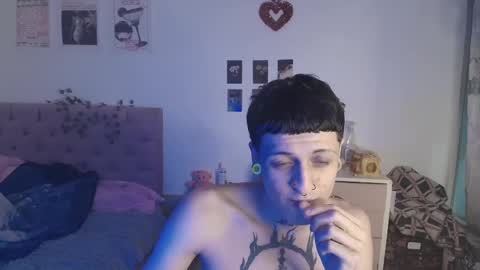 Snapshot of 2cb0y chatting on September 2025 03:08:02 AM BAD online show from September 2025 03:08:02 AM