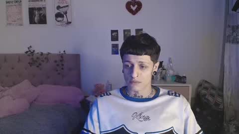 Snapshot of 2cb0y chatting on September 2025 11:10:01 PM BAD online show from September 2025 11:10:01 PM