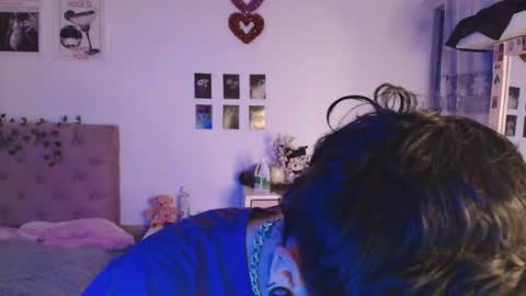 Snapshot of 2cb0y chatting on September 2025 08:13:02 PM BAD online show from September 2025 08:13:02 PM