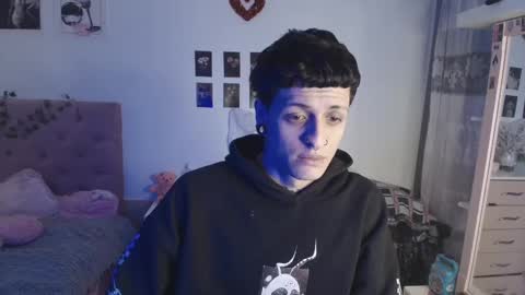 Snapshot of 2cb0y chatting on October 2025 08:27:02 PM BAD online show from October 2025 08:27:02 PM