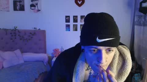 Snapshot of 2cb0y chatting on October 2025 09:56:01 PM BAD online show from October 2025 09:56:01 PM