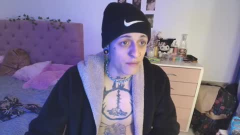 Snapshot of 2cb0y chatting on October 2025 09:57:01 PM BAD online show from October 2025 09:57:01 PM