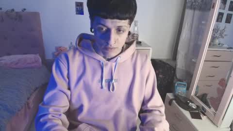 Snapshot of 2cb0y chatting on October 2025 08:20:01 PM BAD online show from October 2025 08:20:01 PM