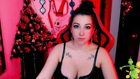 Snapshot of 2diamond_eyes chatting on December 2024 03:58:02 AM Arianna online show from December 2024 03:58:02 AM