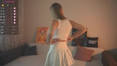 Elley  online show from March 2025 08:56:02 AM