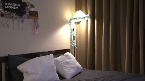 Elley  online show from December 2025 06:41:02 AM